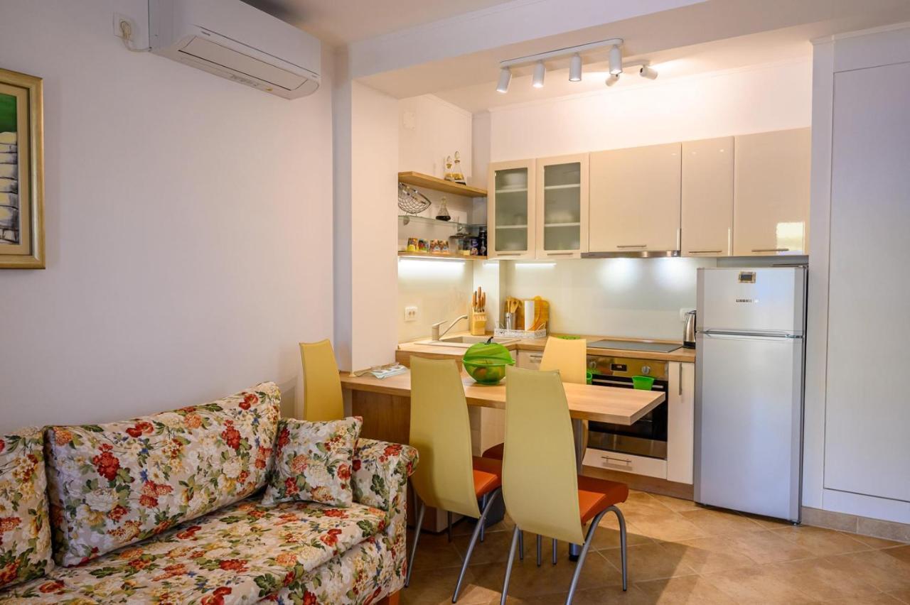 Apartment Jadranka With Sea View In Rogotin Dış mekan fotoğraf