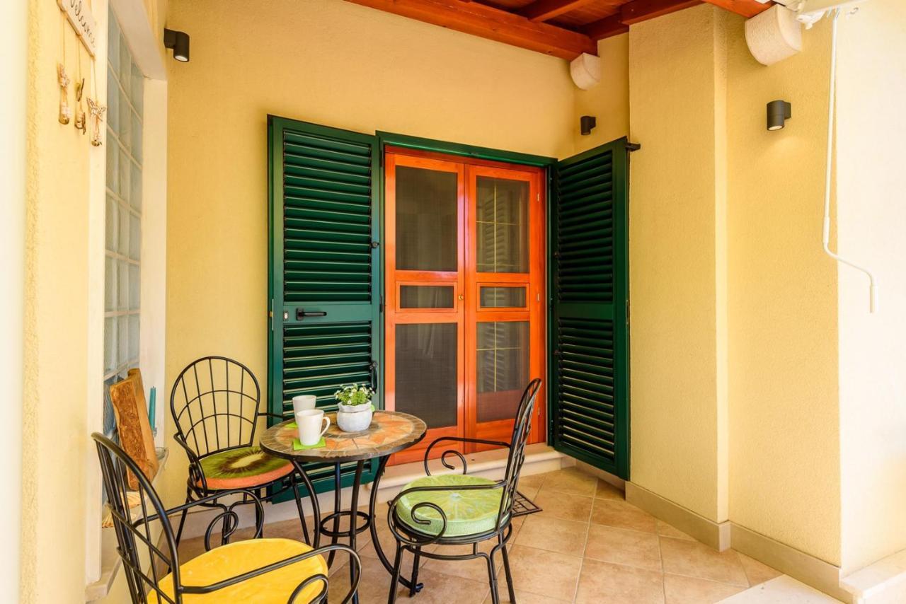 Apartment Jadranka With Sea View In Rogotin Dış mekan fotoğraf