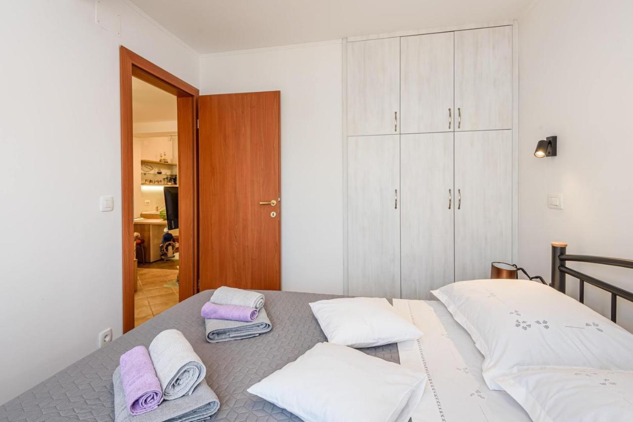 Apartment Jadranka With Sea View In Rogotin Dış mekan fotoğraf