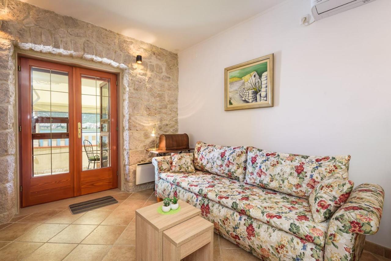 Apartment Jadranka With Sea View In Rogotin Dış mekan fotoğraf